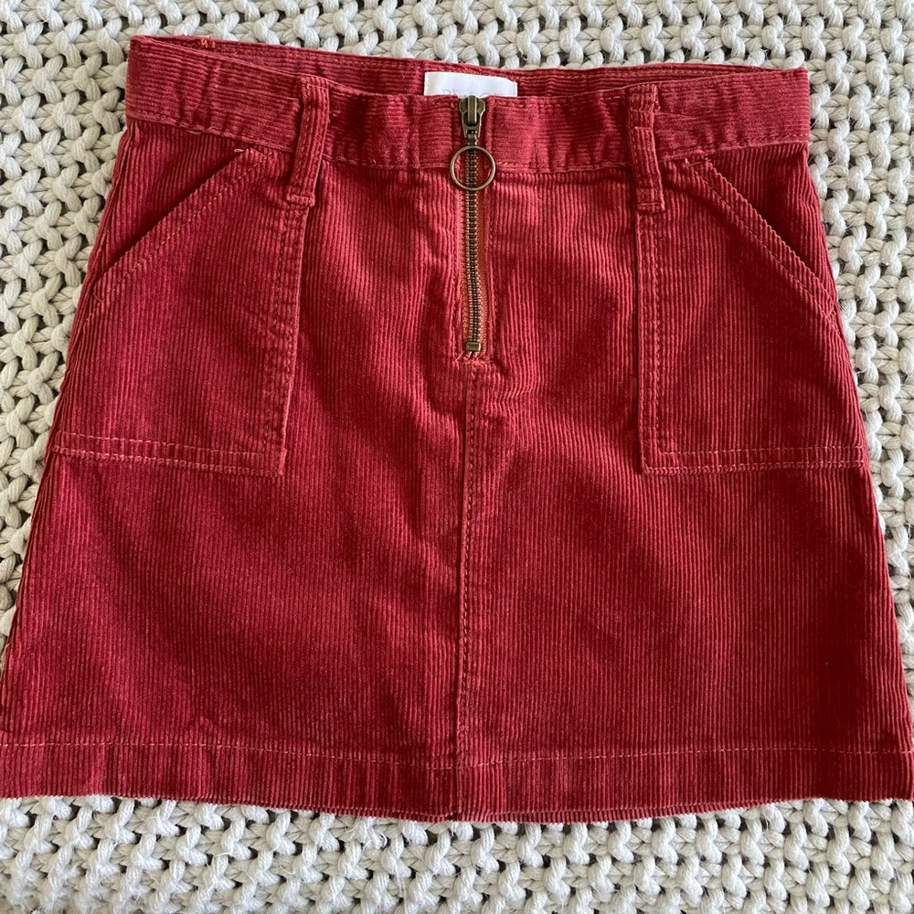 maroon little girls size 6 skirt